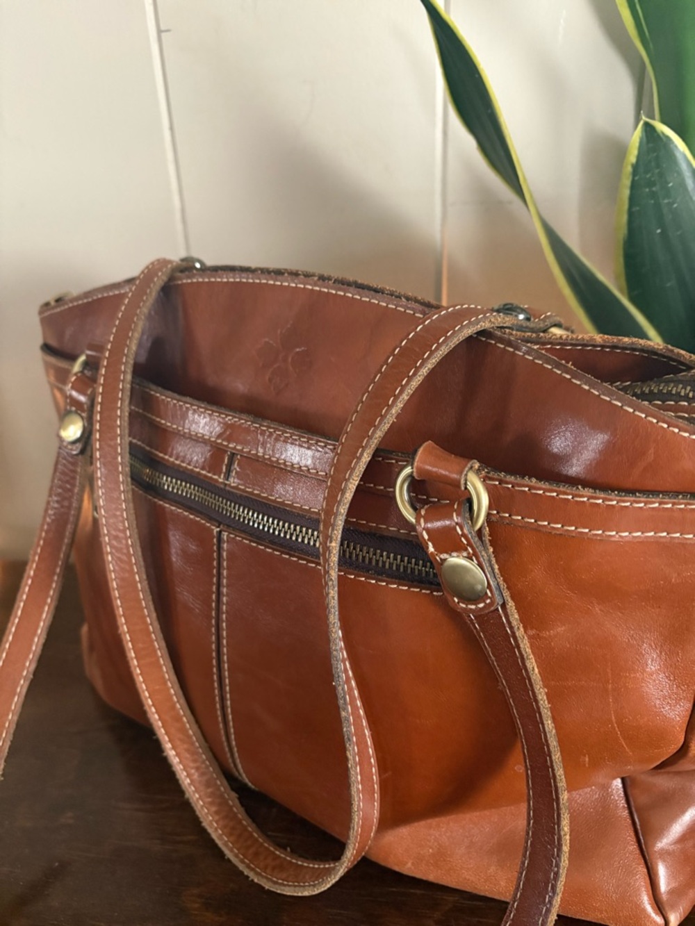 Patricia Nash Poppy Top Zip Tote shoulder bag. - Picture 4 of 9